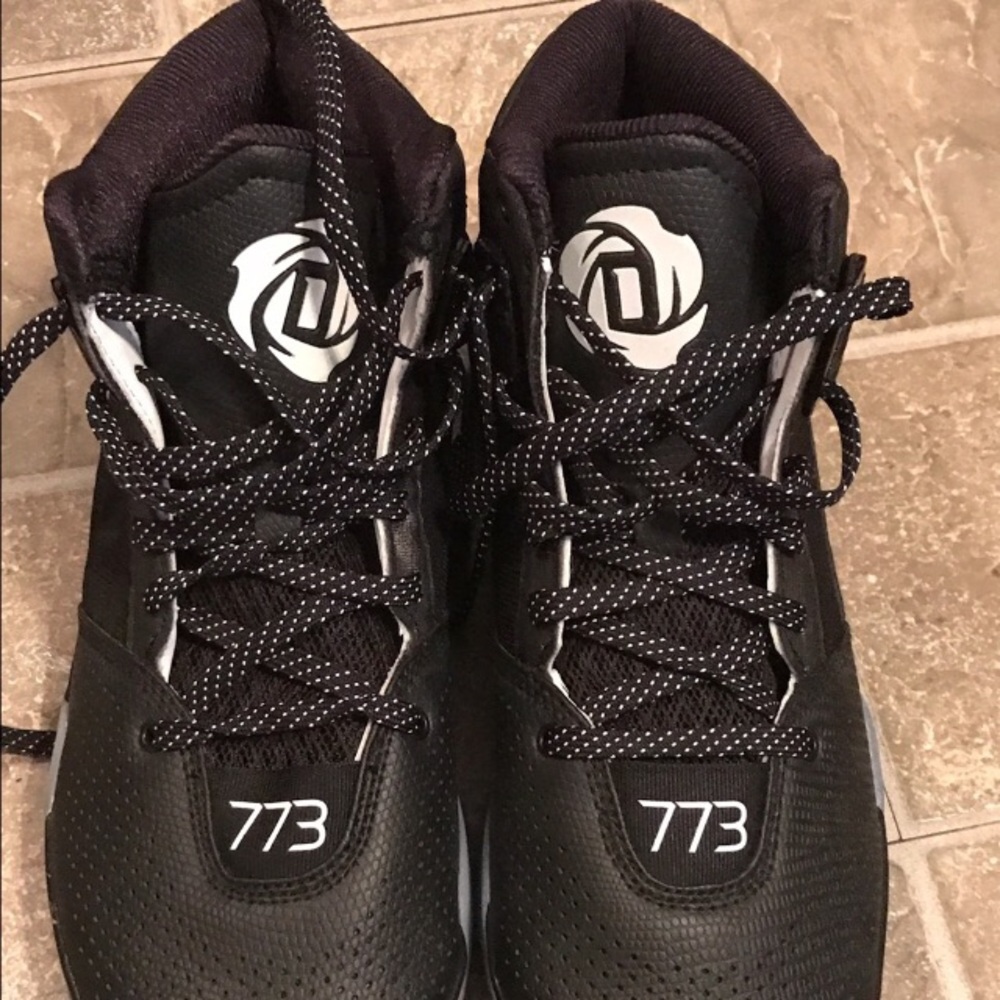 Adidas Derek Rose 773 IV Size 8 Basketball Shoes